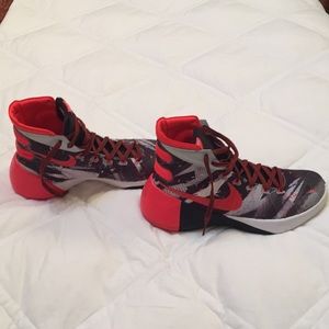 Nike men’s basketball sneakers size 9 1/2